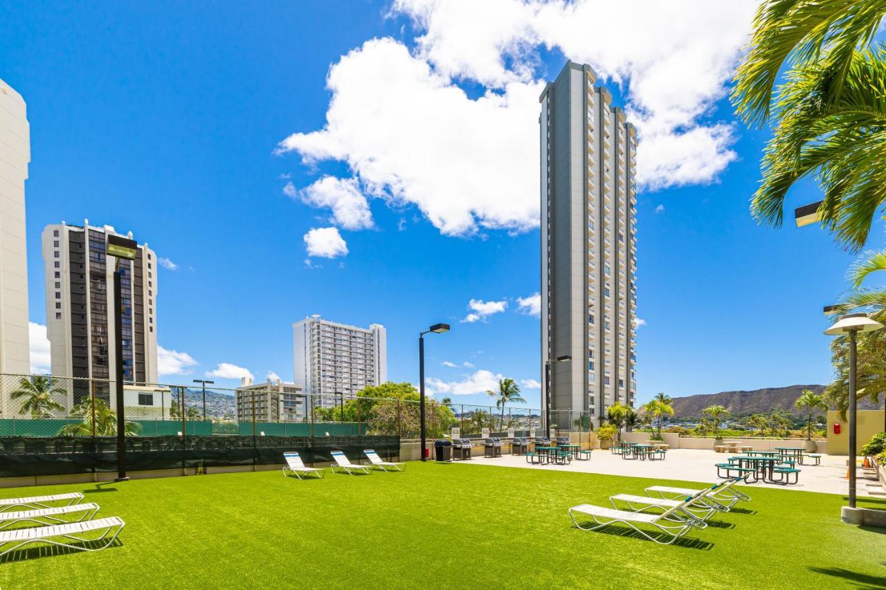 Mountain Views & Steps To Beach - Free Parking! Honolulu Exterior photo