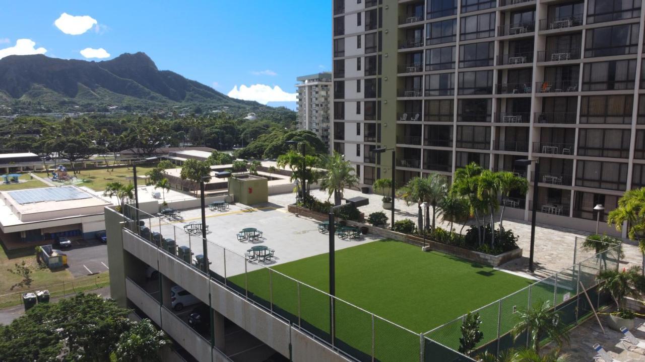 Mountain Views & Steps To Beach - Free Parking! Honolulu Exterior photo