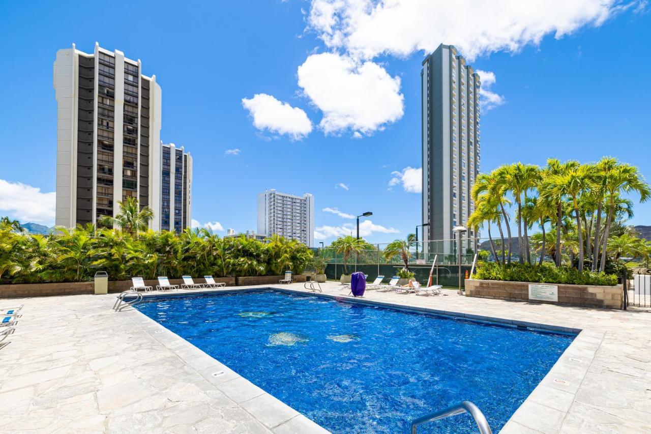 Mountain Views & Steps To Beach - Free Parking! Honolulu Exterior photo