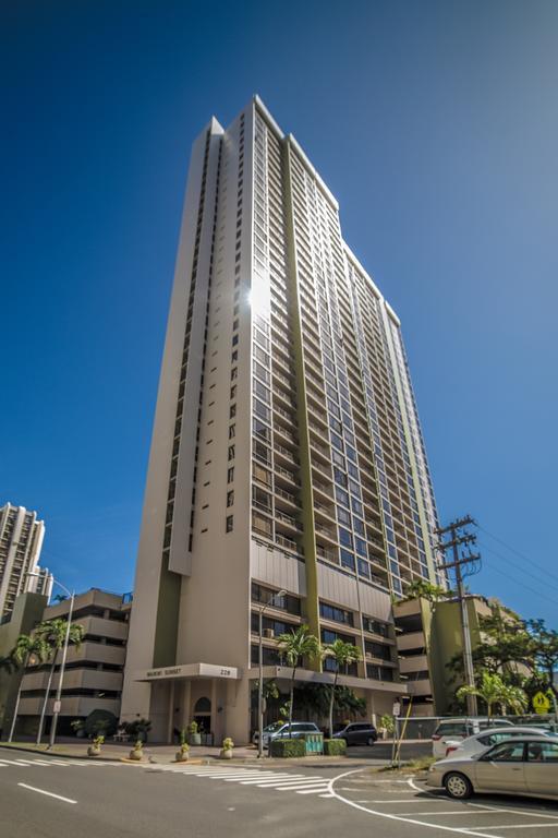 Mountain Views & Steps To Beach - Free Parking! Honolulu Exterior photo